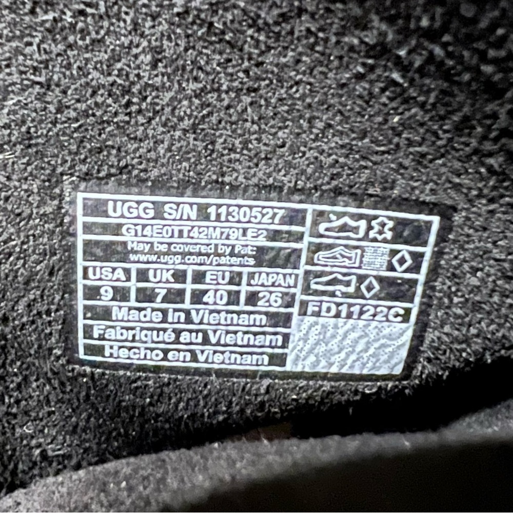UGG Boot - Picture 12 of 16